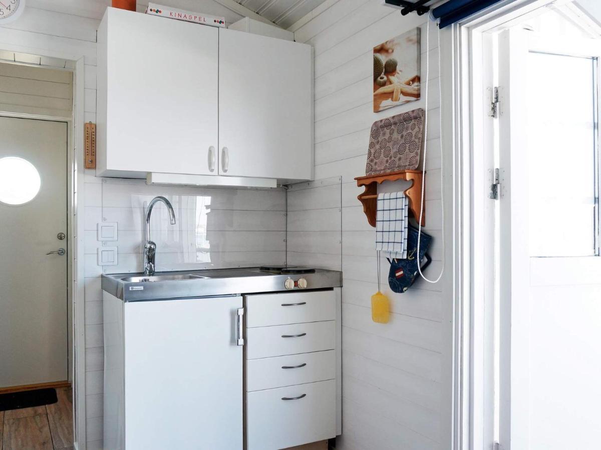2 Person Holiday Home In V Jern Kungshamn Exteriör bild
