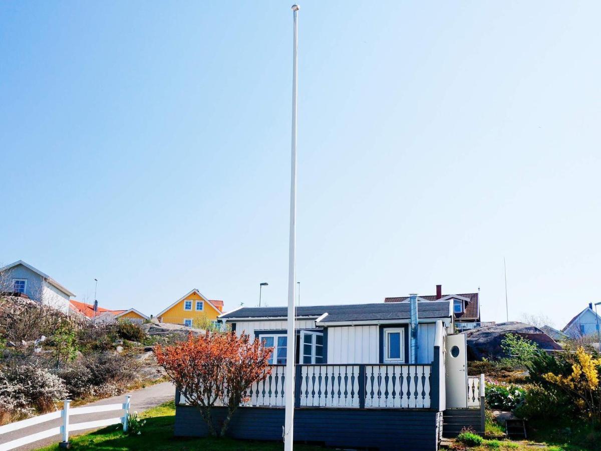 2 Person Holiday Home In V Jern Kungshamn Exteriör bild