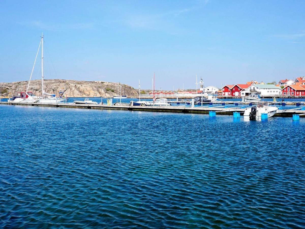 2 Person Holiday Home In V Jern Kungshamn Exteriör bild